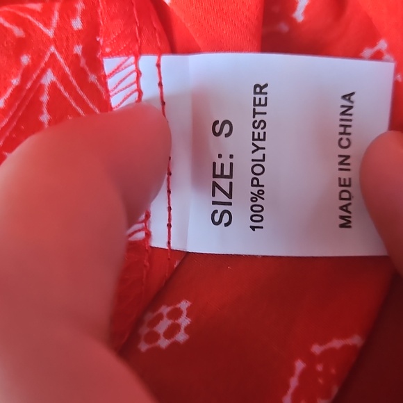 Red Geometric Pattern Blouse - Picture 2 of 3